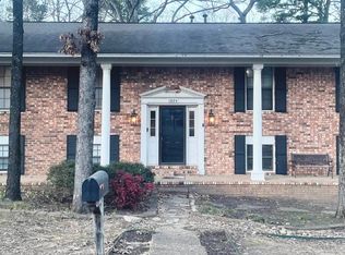 12124 Pleasant Tree Dr, Little Rock, AR 72211