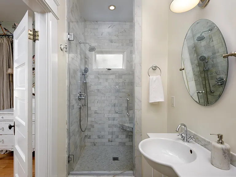 306 W De La Guerra St — Photo 16