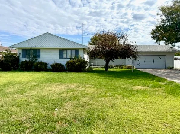 812 N Main St, Wakeeney, KS 67672