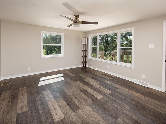 4th image of 11251 Circle Dr