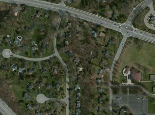 48 Bending Oak Dr, Pittsford, NY 14534