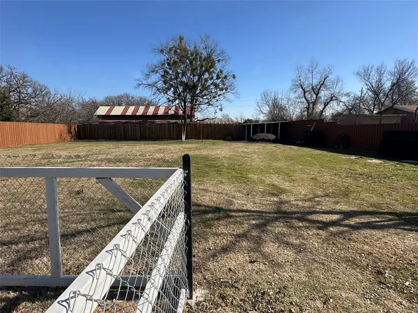 11521 Spence Ln APT B, Balch Springs, TX 75180