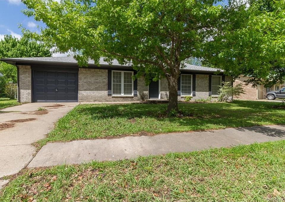 1st image of 316 Eastmanor Cir