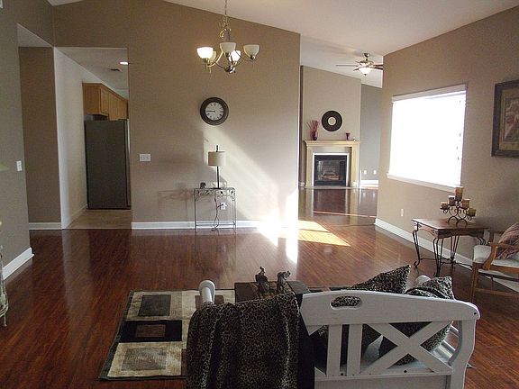 4th image of 1046 Tranquil Hills Ct