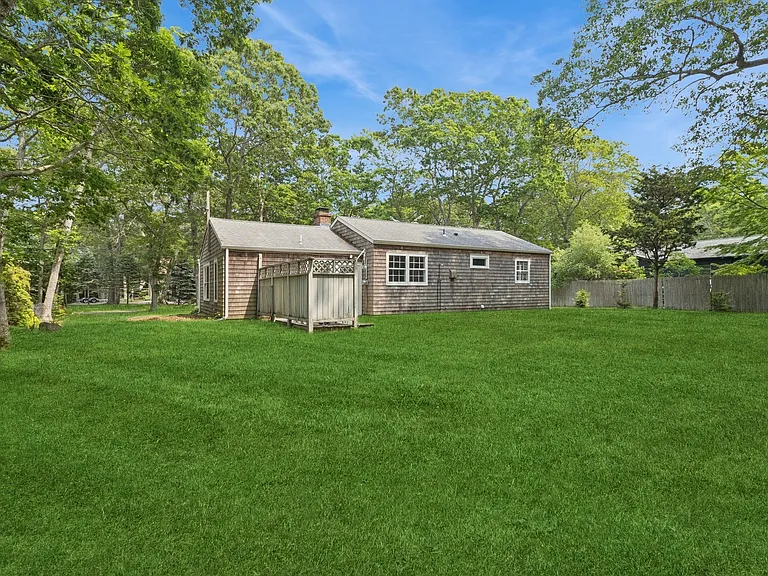 232 Norfolk Dr — Photo 31
