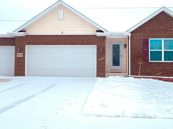 28341 Apple Blossom Dr, Flat Rock, MI 48134