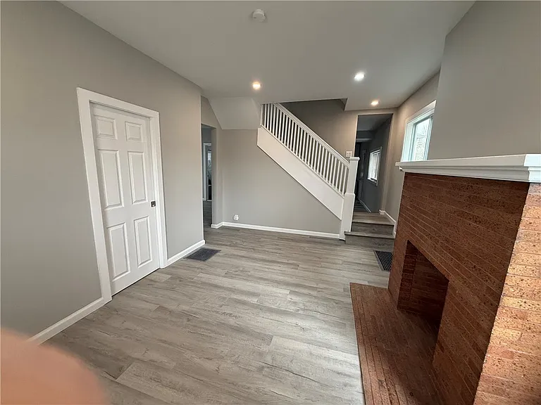 14 Willow Pl — Photo 2