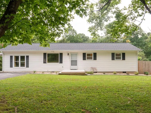 4426 S Creek Dr, Cookeville, TN 38506