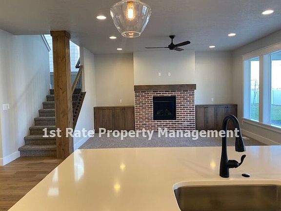 3rd image of 5686 E Clear Ridge St