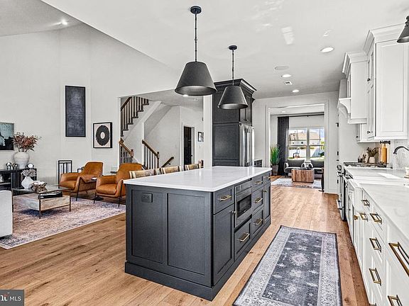 2nd image of 641-641A Fordville Rd