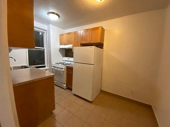 4th image of 14203 84th Dr