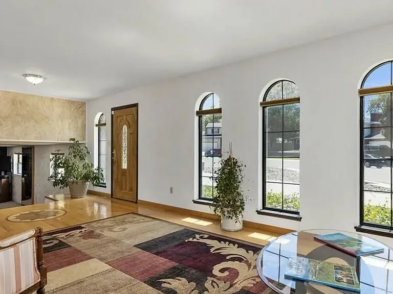 11 Heaton Pl — Photo 3