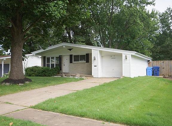 3rd image of 1220 Parakeet Ln