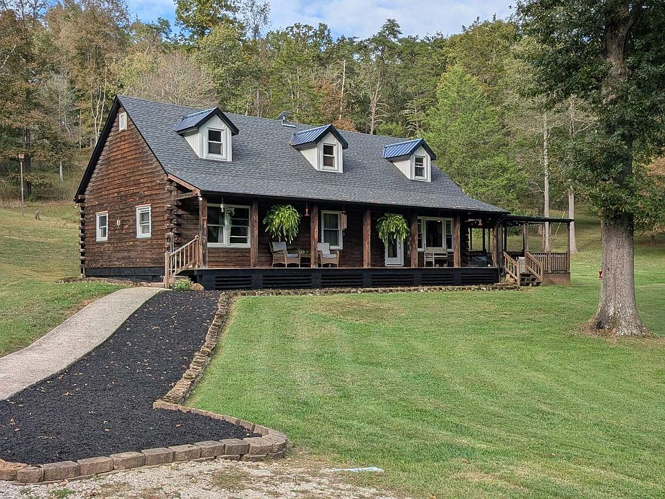 1st image of 800 Moore Rd