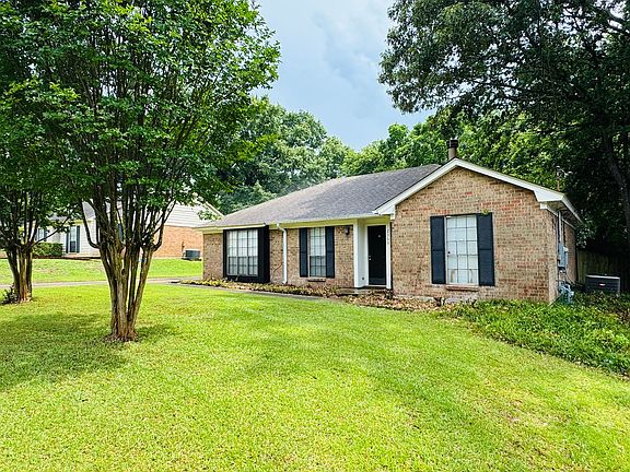 3rd image of 2965 Willow Lane Dr