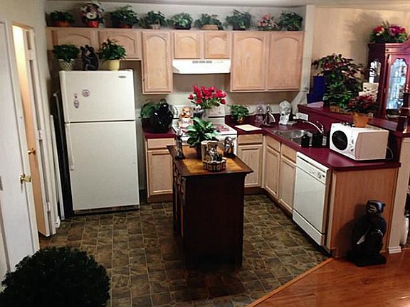 3rd image of 1312 Pine Ln