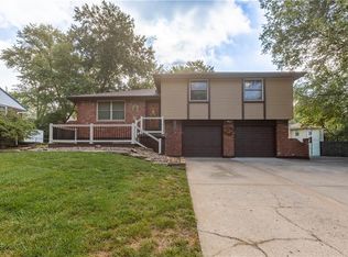 1331 Park Ln, Liberty, MO 64068