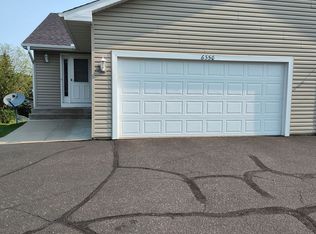 6350 10th St N, Oakdale, MN 55128