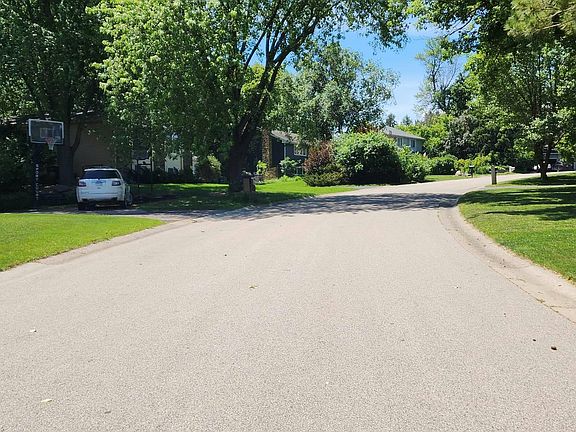 4th image of 19025 Pheasant Cir
