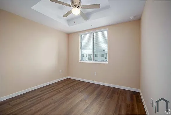203 N University Dr — Photo 25