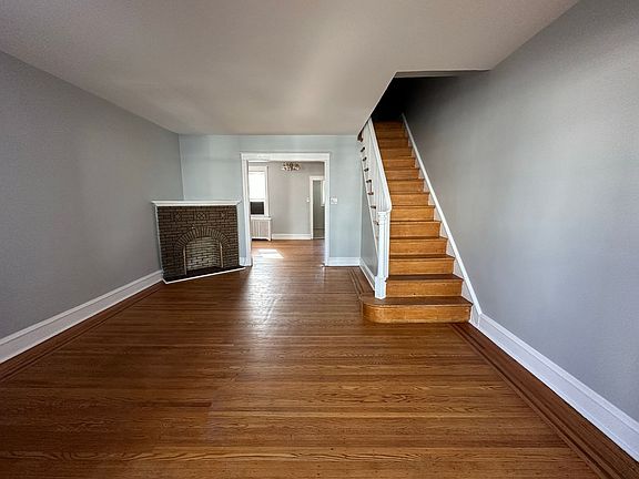 4th image of 104 W Spencer Ave