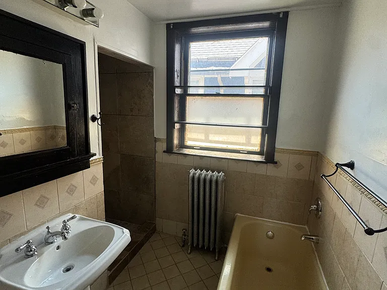 1004 S 22nd St — Photo 10