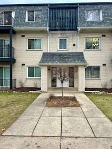 9661 S Karlov Ave APT 304, Oak Lawn, IL, 60453