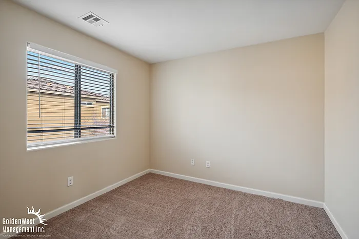 3528 E Carisbrook Dr — Photo 14
