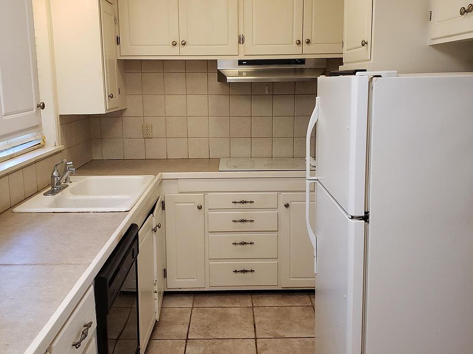 1st image of 528 W Kirk St #528