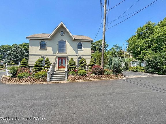 2nd image of 39 Hasbrouck Rd