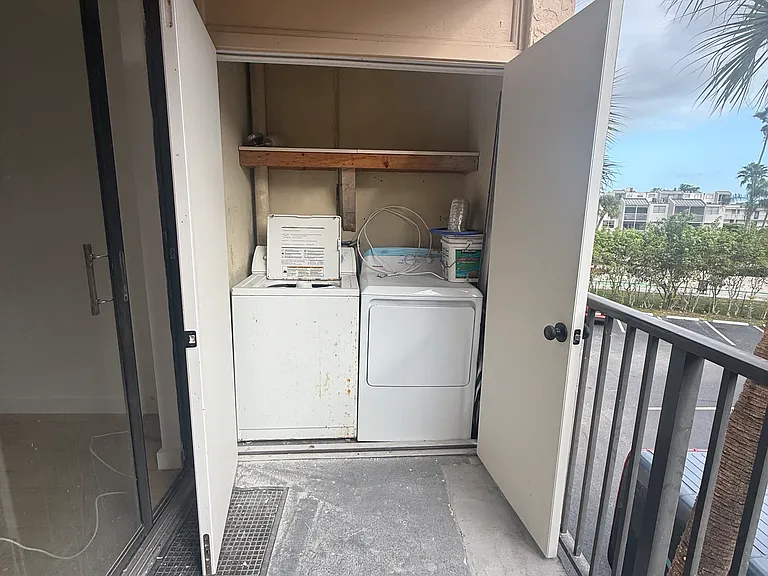 14211 N Kendall Dr #311 — Photo 12