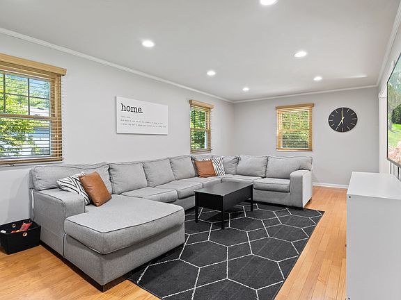 2nd image of 8025 Stafford Ct
