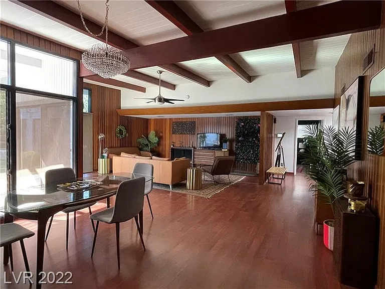 1332 5th Pl — Photo 8