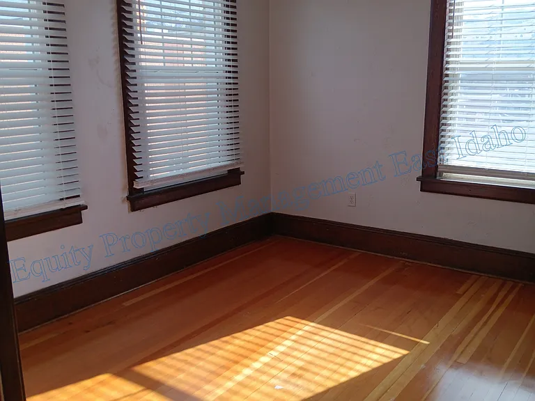 416 W Lewis St #114 — Photo 8
