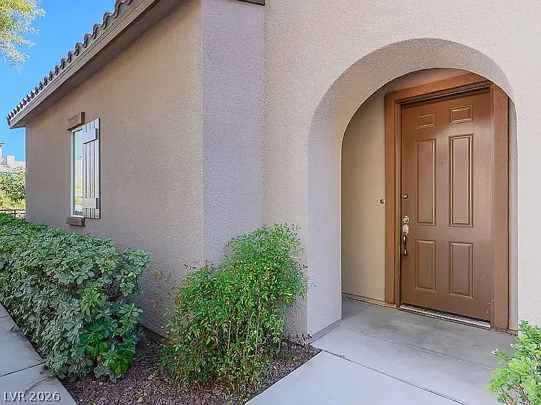 2 bed, 2.5 bath, 1744 sqft, $2,400 — Photo 3
