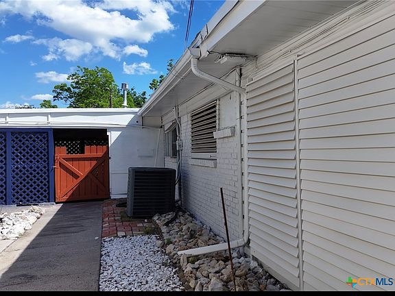 3rd image of 2221 McPherson Dr