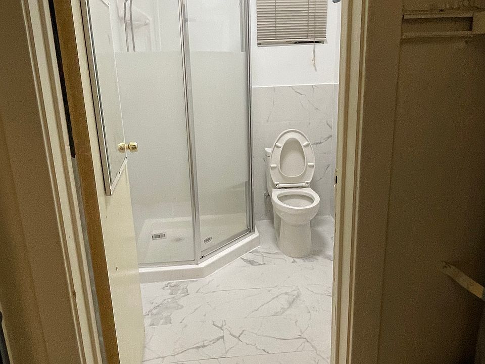 2nd image of 1727 Santee St #B