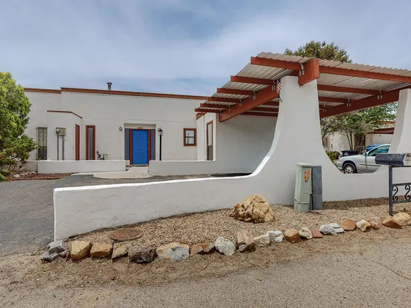 105 Western Dr, Rio Communities, NM 87002