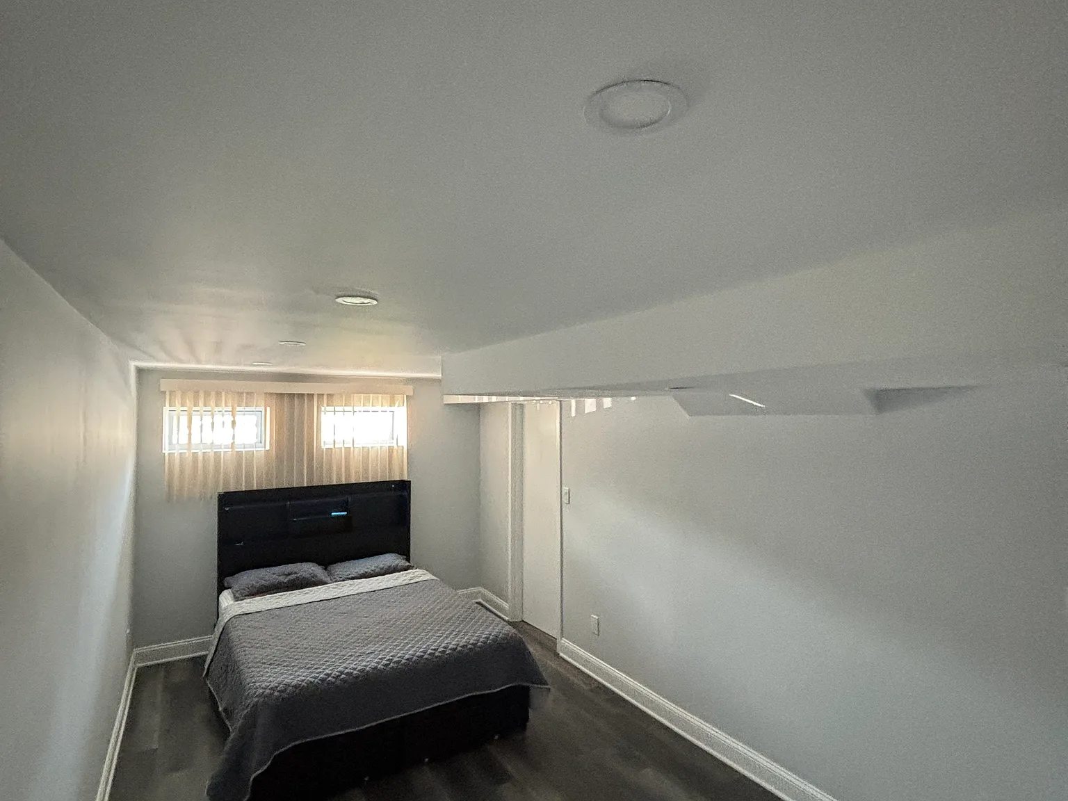2 bed, 800 sqft, $1,800 — Photo 4