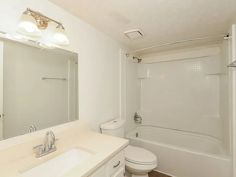 4140 Hawkins Xing — Photo 17