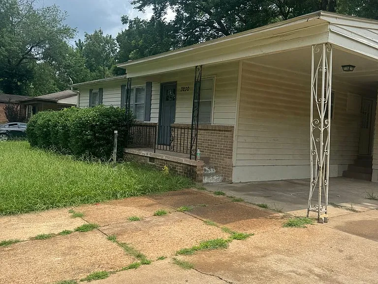 3230 Ardmore St — Photo 1