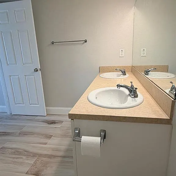 165 Pearl Lake Cswy #104 — Photo 11
