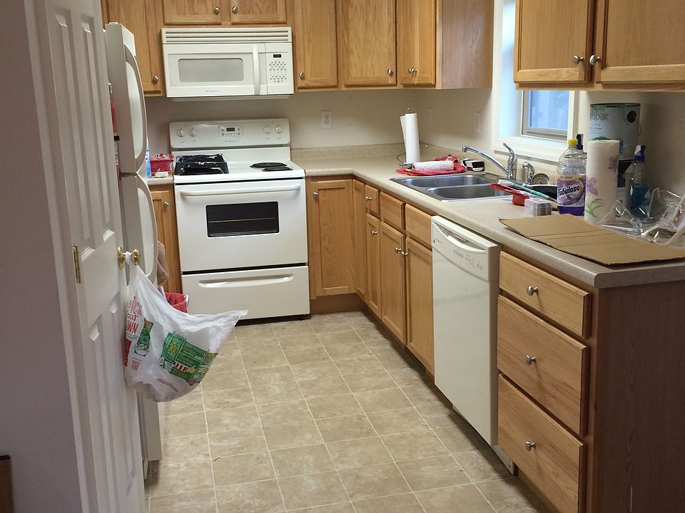 1st image of 863 E Saint Johns St
