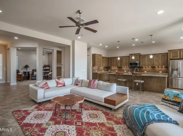 18215 W DESERT SAGE Drive, Goodyear, AZ 85338