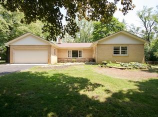 8165 Clarendon Hills Rd, Willowbrook, IL 60527