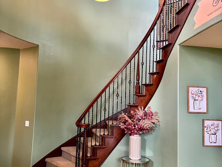 2099 Forest Glen Ct — Photo 2