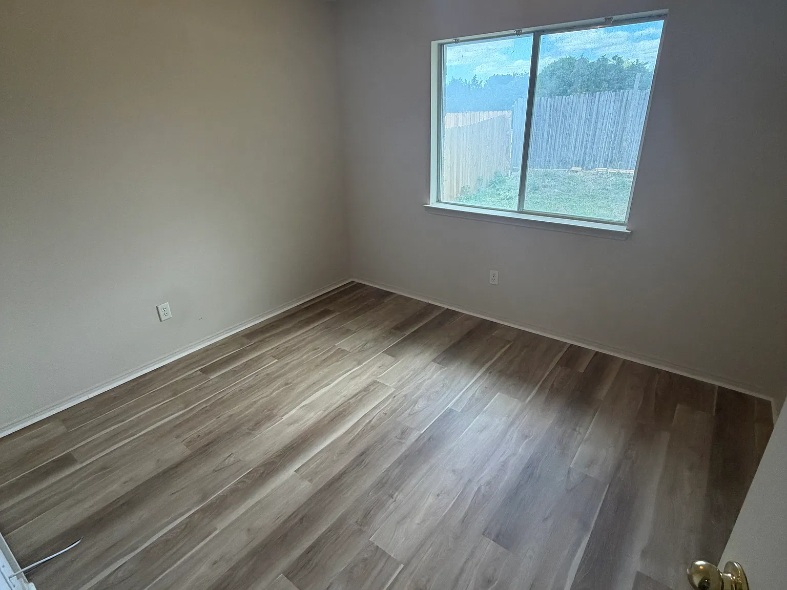 3 bed, 1380 sqft, $2,000 — Photo 4
