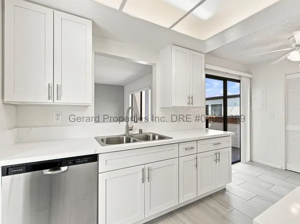 Viewpoint, 16762 Viewpoint Ln APT 4, Huntington Beach, CA 92647