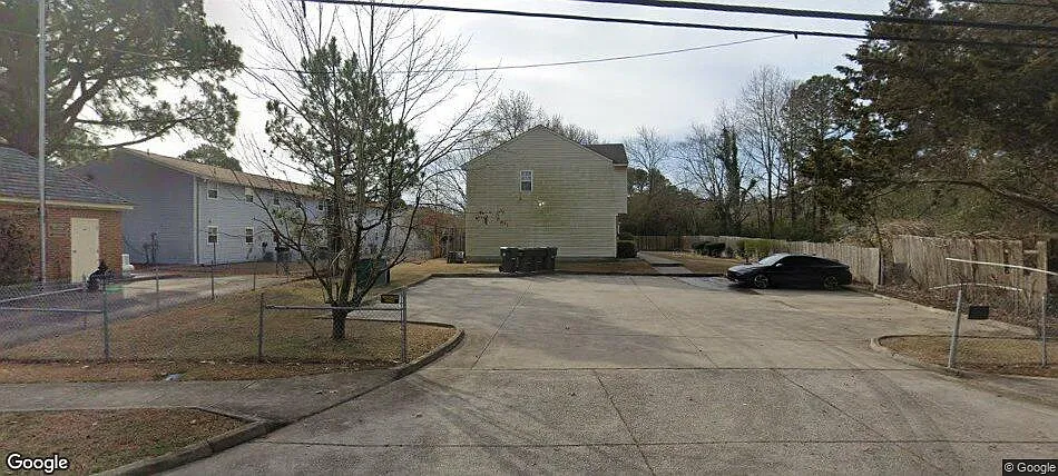 3 bed, 2.5 bath, 1200 sqft, $2,300 — Photo 3