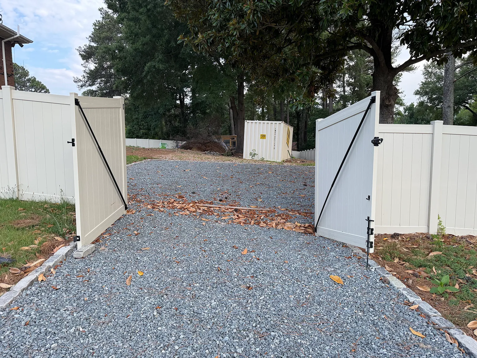 2 bed, 1300 sqft, $2,400 — Photo 2
